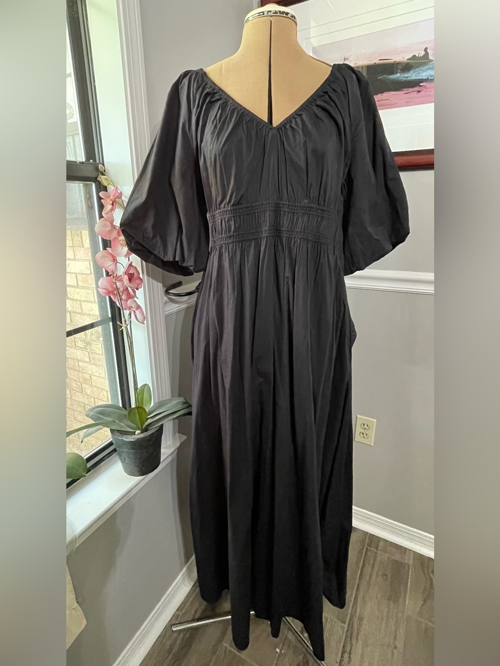 LOFT NWT Black V-Neck Puff Sleeve Maxi Dress - Classic Women's Maxi